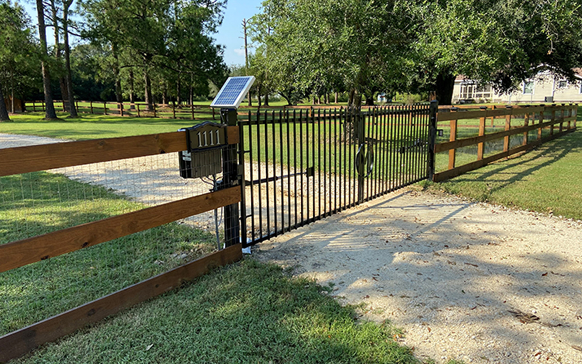 Residential Fence Options from Bay Area Fence in Baytown, Texas