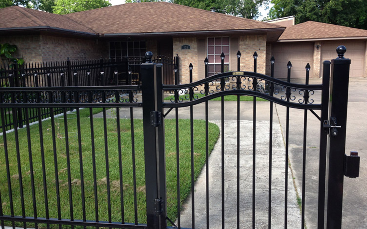Residential Fence Options from Bay Area Fence in Baytown, Texas